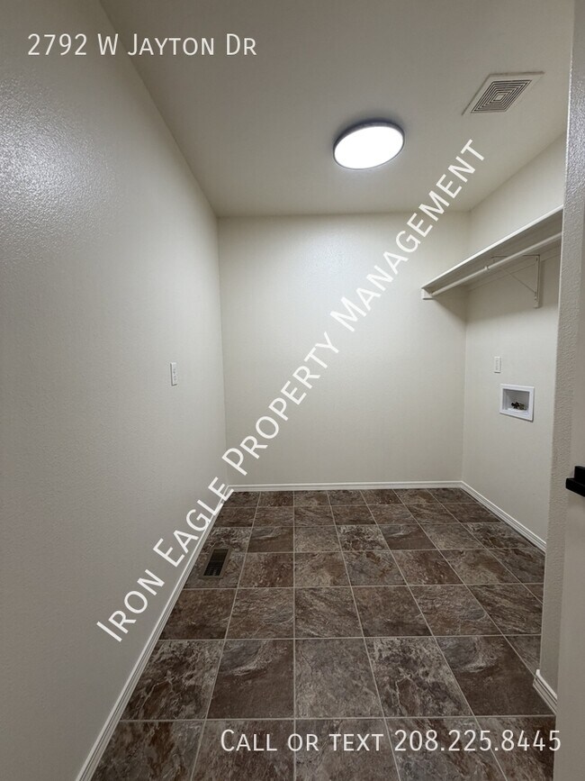 Building Photo - 2792 W Jayton Dr