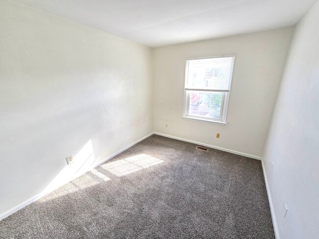 Building Photo - 5221 Johnstown Ln