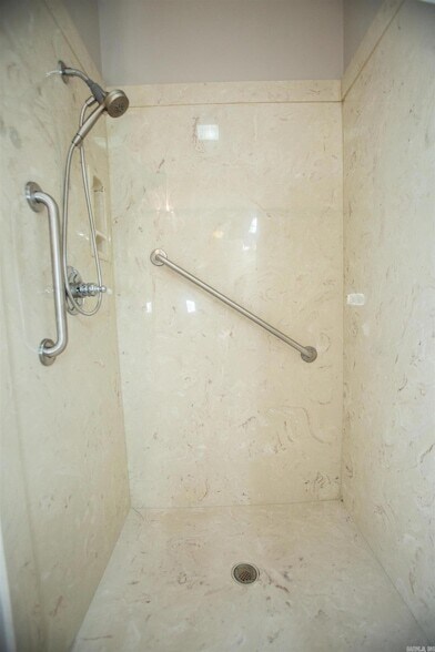 Building Photo - 2601 Sweetgrass Dr