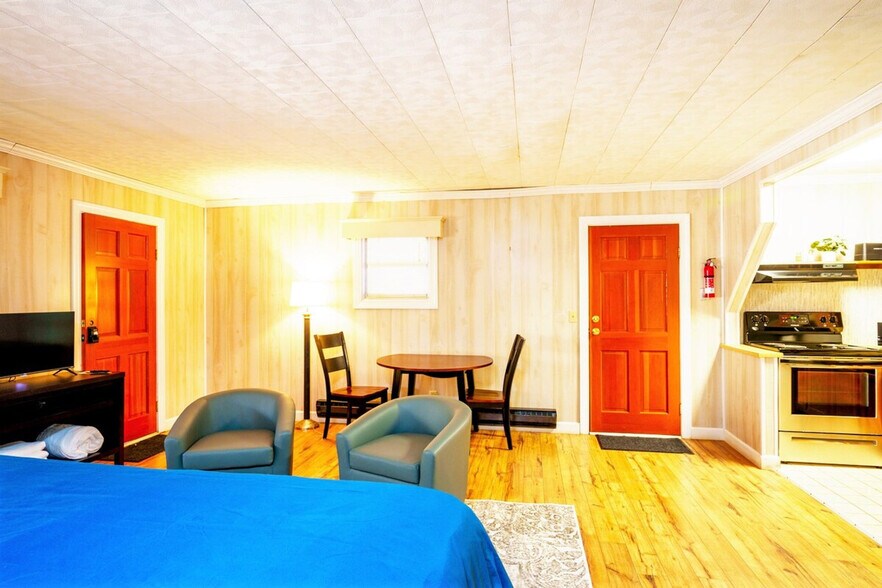 Primary Photo - 90 Faulkner Rd