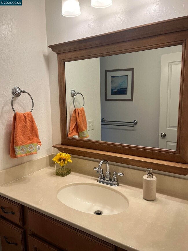 Building Photo - 757 Valley Green Dr