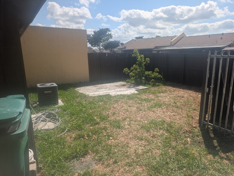 Building Photo - 20422 NW 29th Pl