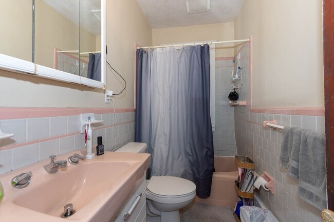 Building Photo - No Broker Fee | Renovated 6 Bed, 3 Bath with In-Unit Laundry | Brighton