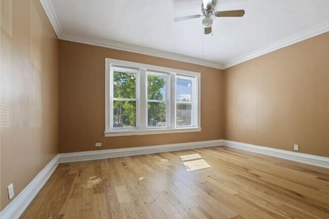 Primary Photo - 1142 W 77th St
