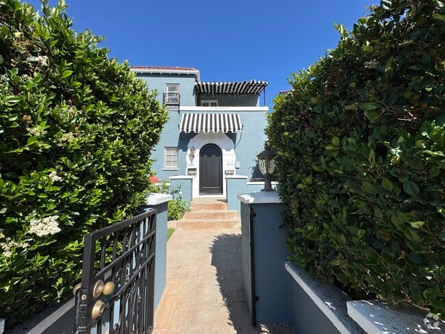 Building Photo - 848 S Curson Ave