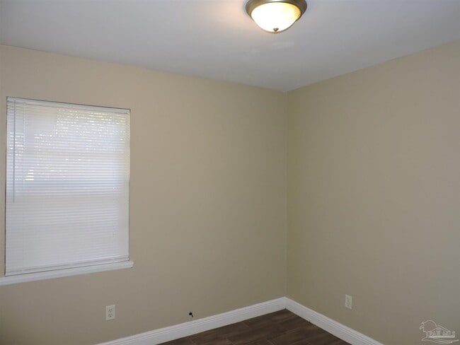 Building Photo - 291 Corrydale Dr