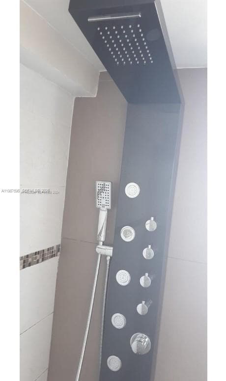 Building Photo - 1498 Jefferson Ave