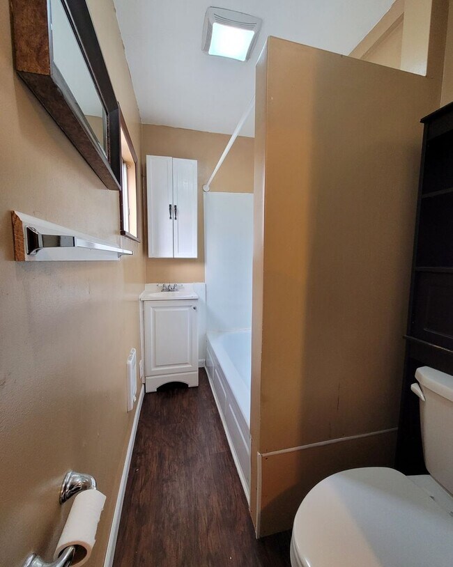 Building Photo - roc2107