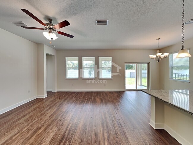 Building Photo - 413 Pine Terrace Dr