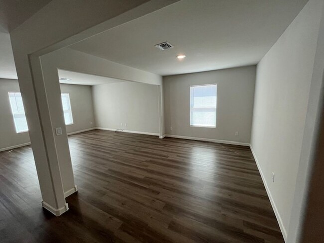 Building Photo - Newer Build 4 Bed/2 Bath In Arizona City