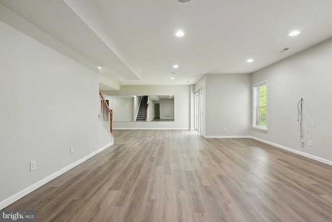 Building Photo - 51 Knickerbocker Ln