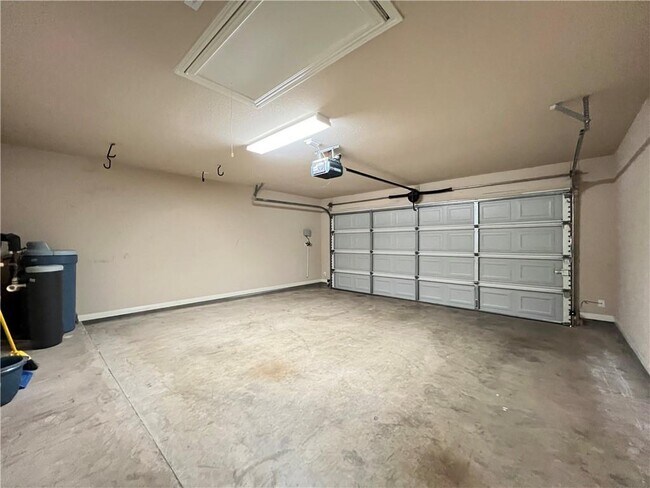 Building Photo - 2491 Santa Barbara Loop