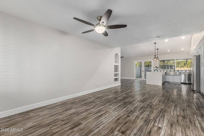 Building Photo - 3217 N Ellis St