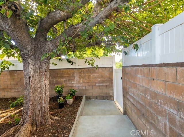 Building Photo - 8460 Nestle Ave