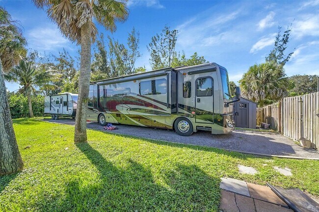 Building Photo - 8606 Arrowhead Dr