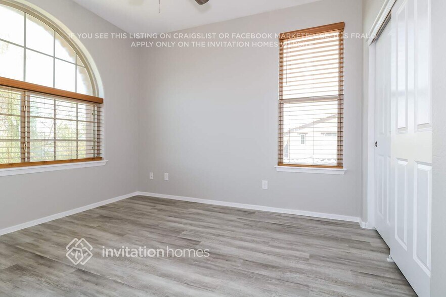 Building Photo - 13373 S 186th Dr