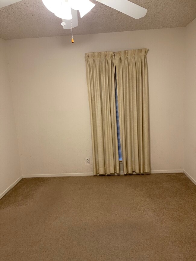 Building Photo - 924 Cottonwood Trail