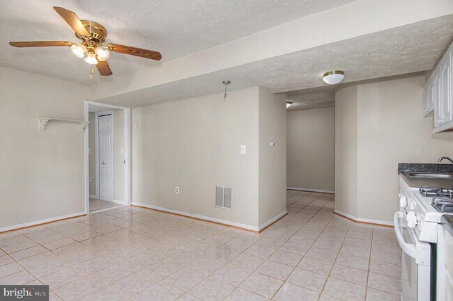 Building Photo - 14126 Rockinghorse Dr