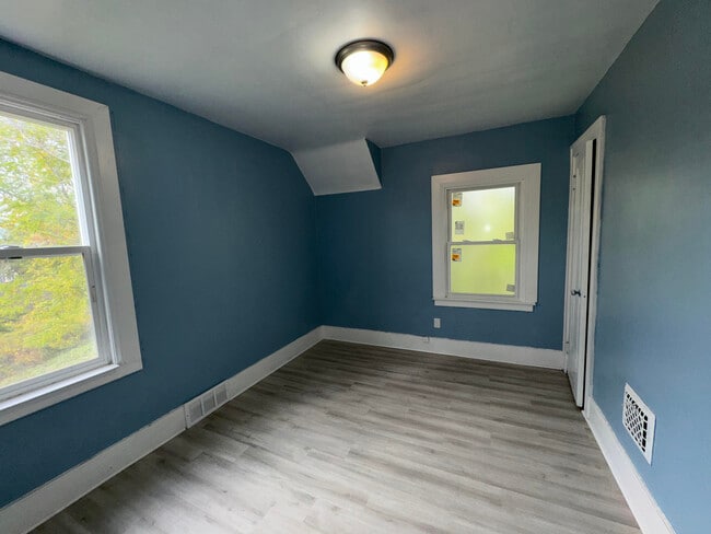 Building Photo - 14289 Linnhurst St