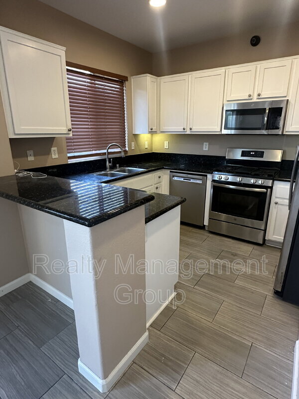 Building Photo - 2303 Wisteria Way