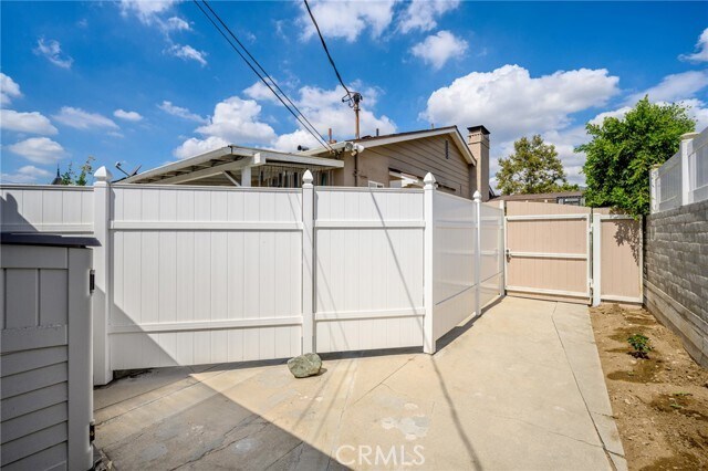 Building Photo - 1816 Hillside Dr