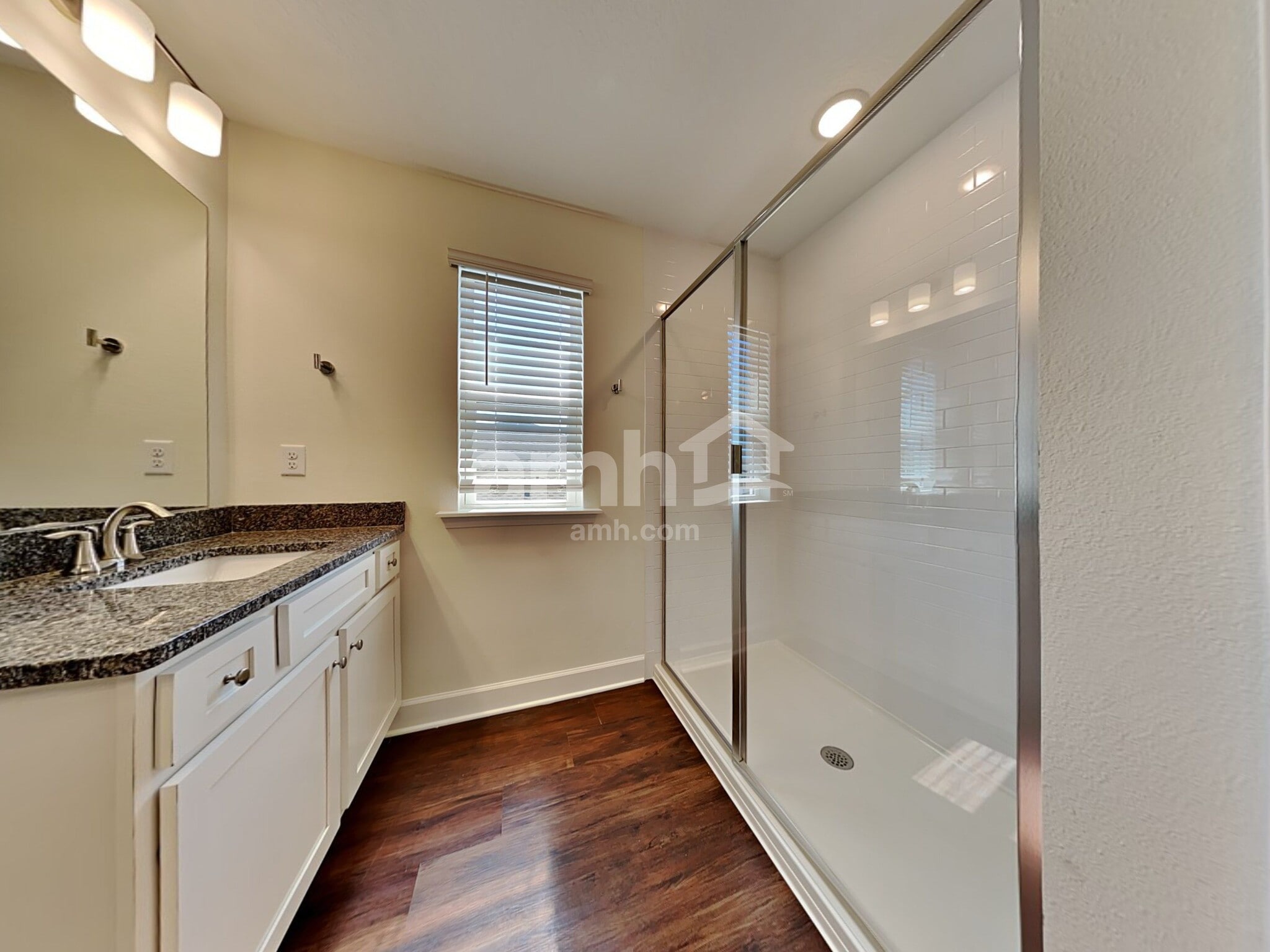 Building Photo - 1010 Tan Tara Trl