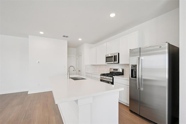 Building Photo - 152 Hartson Dr