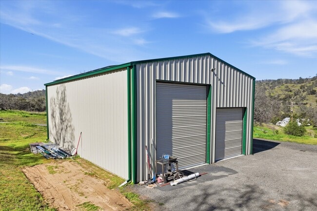 Building Photo - 30535 Rd 400