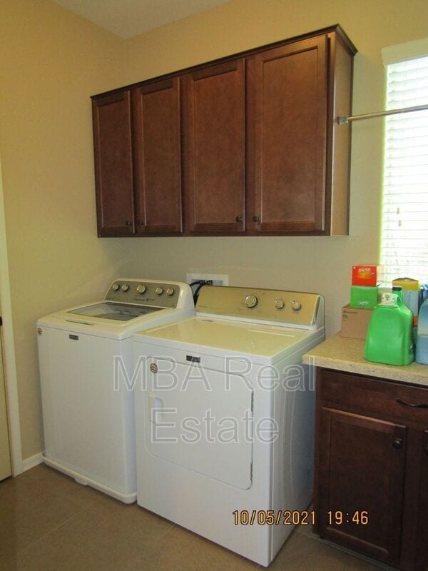 Building Photo - 863 S Annie Ln