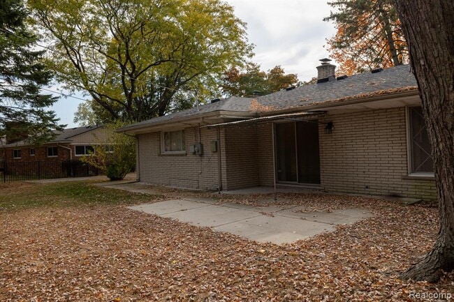 Building Photo - 851 Helston Rd
