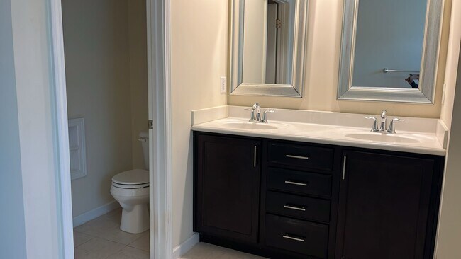 Building Photo - 702 Treviso Ln