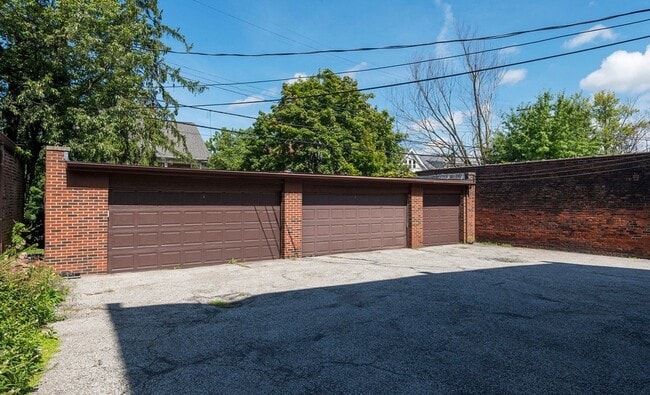 Building Photo - 2673 Euclid Heights Blvd