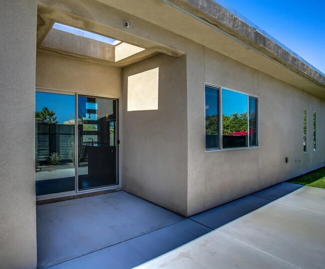 Building Photo - 1153 Solace Ct