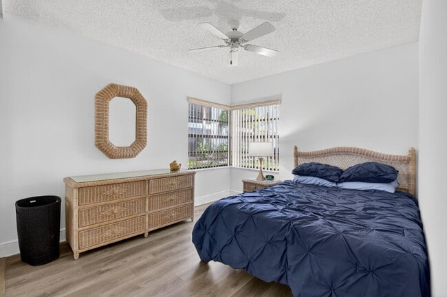 Building Photo - 5418 Firenze Dr