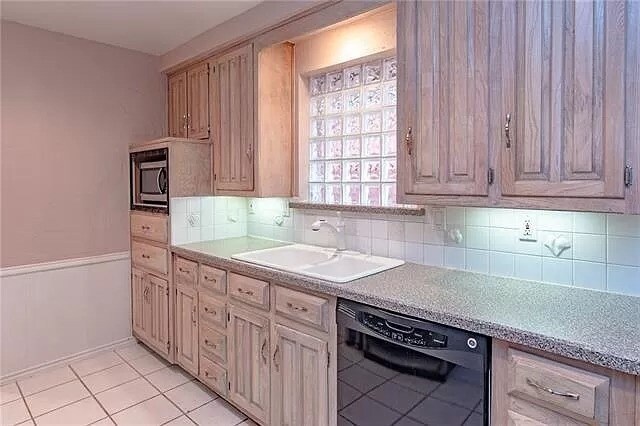 Building Photo - 16209 Havenglen Dr