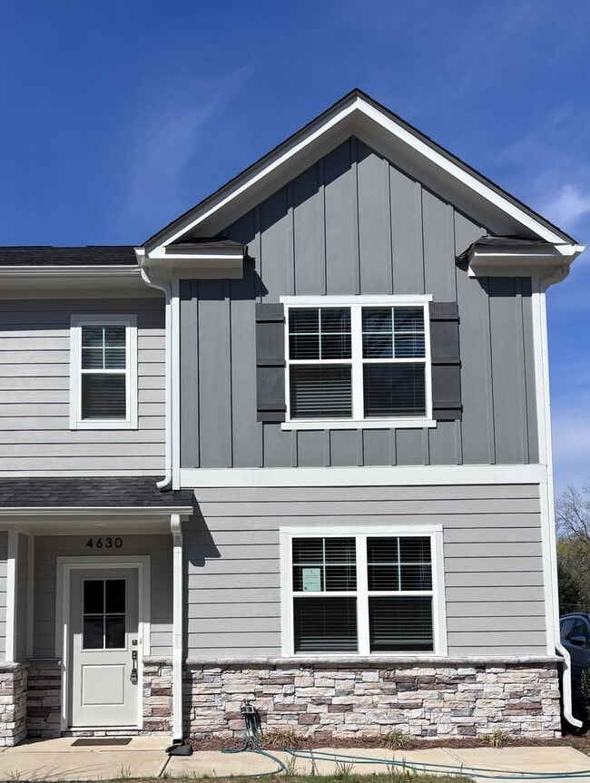 Building Photo - Brand new three-bedroom, 2.5-bath townhome