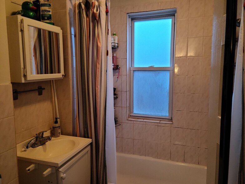 Building Photo - 15 Langley Rd