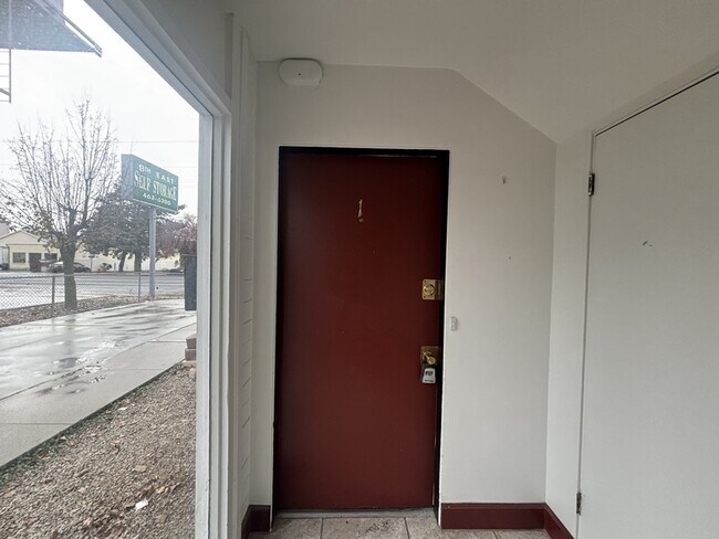 Building Photo - 3605 S 900 E