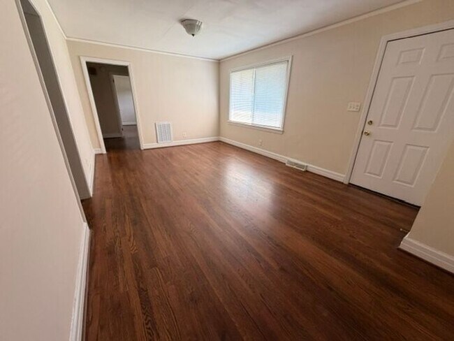 Building Photo - Cute 2 Bedroom in Taylors, SC!