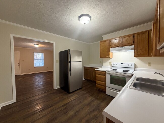 Building Photo - 4063-4063 Wynn St