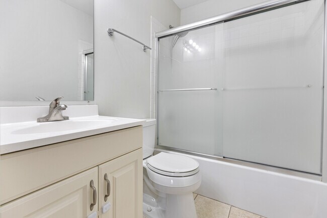 Building Photo - 86 N Victoria Ln