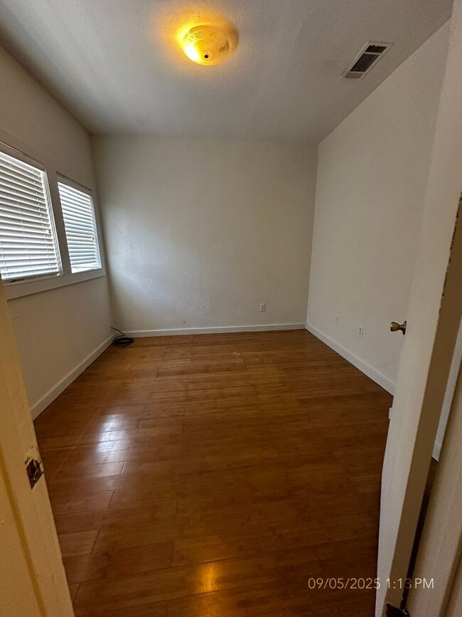Building Photo - Charming Downtown Napa 2 Bedroom Home