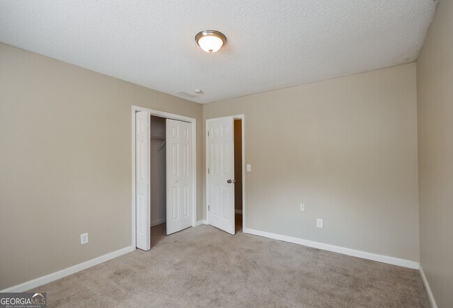 Building Photo - 1686 Salem Mill Ct SE