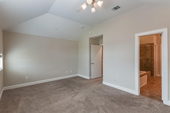 Building Photo - 11315 S Main St