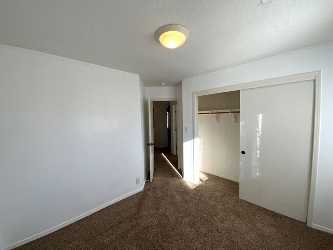 Building Photo - 4 Bedroom Single Story Home Available Near McMahon Blvd NW & Unser Blvd NW!