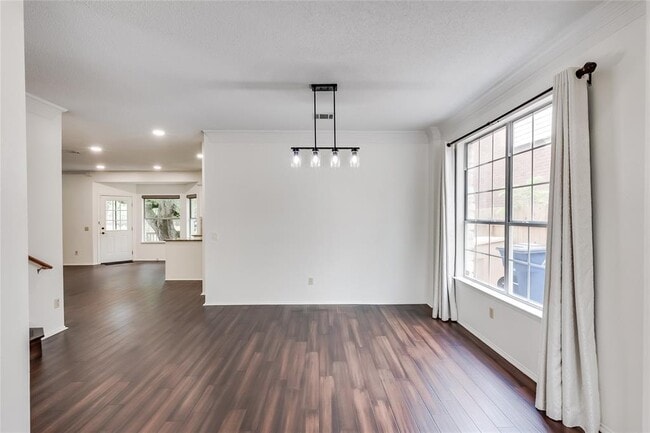 Building Photo - 6407 Back Bay Ln
