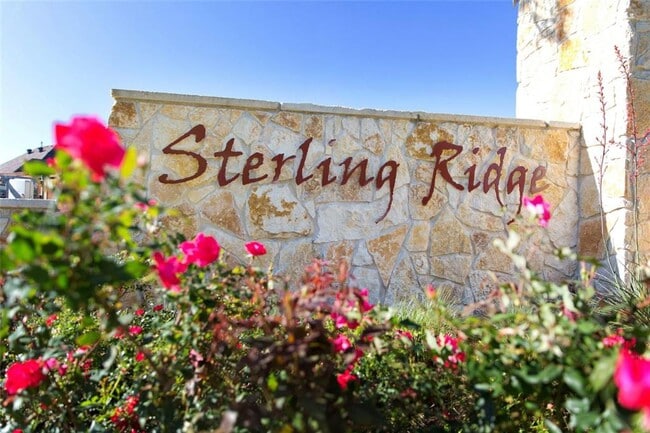 Building Photo - 4 Bedroom- Like New Home in Sterling Ridge...