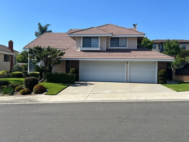 Building Photo - Orange - 4 Bed House for Lease - Pool & Spa - 3 Car. Gar.