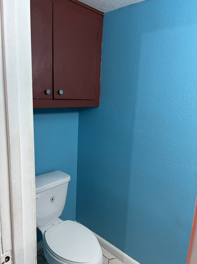 Building Photo - 9314 Valley Stream