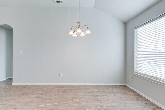 Building Photo - 1303 Kingston St